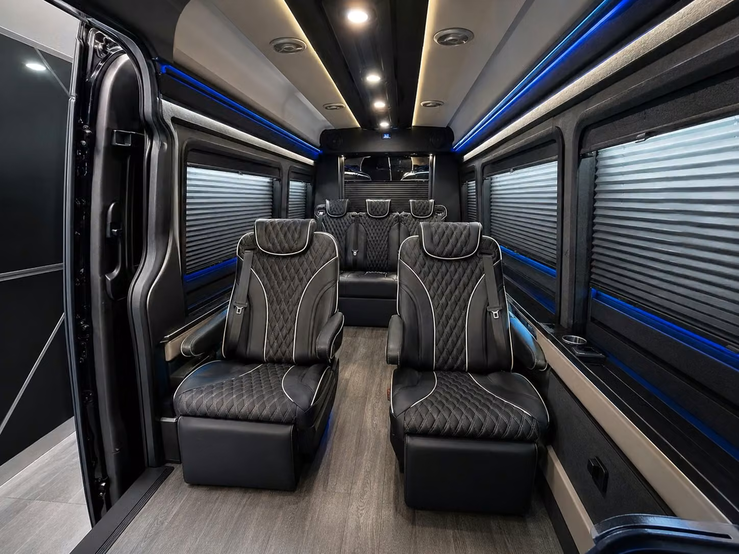 dallas convention group airport transfers to the kay bailey hutchison convention center