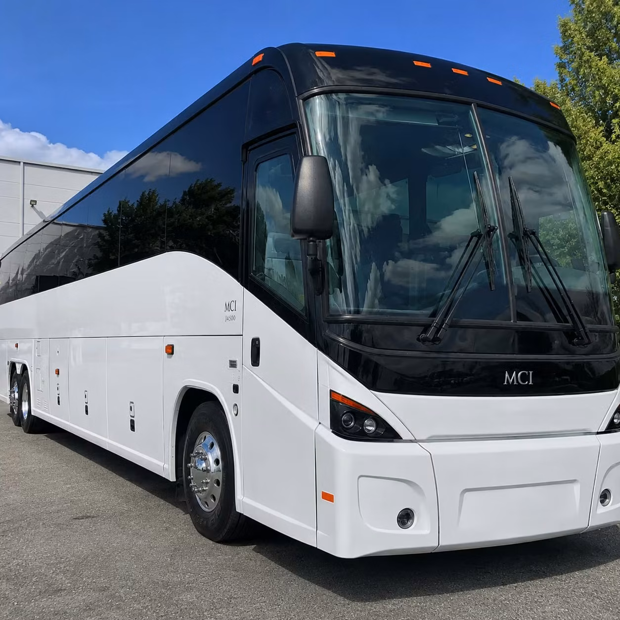 dallas love field airport shuttle buses for corporate groups and leisure travelers